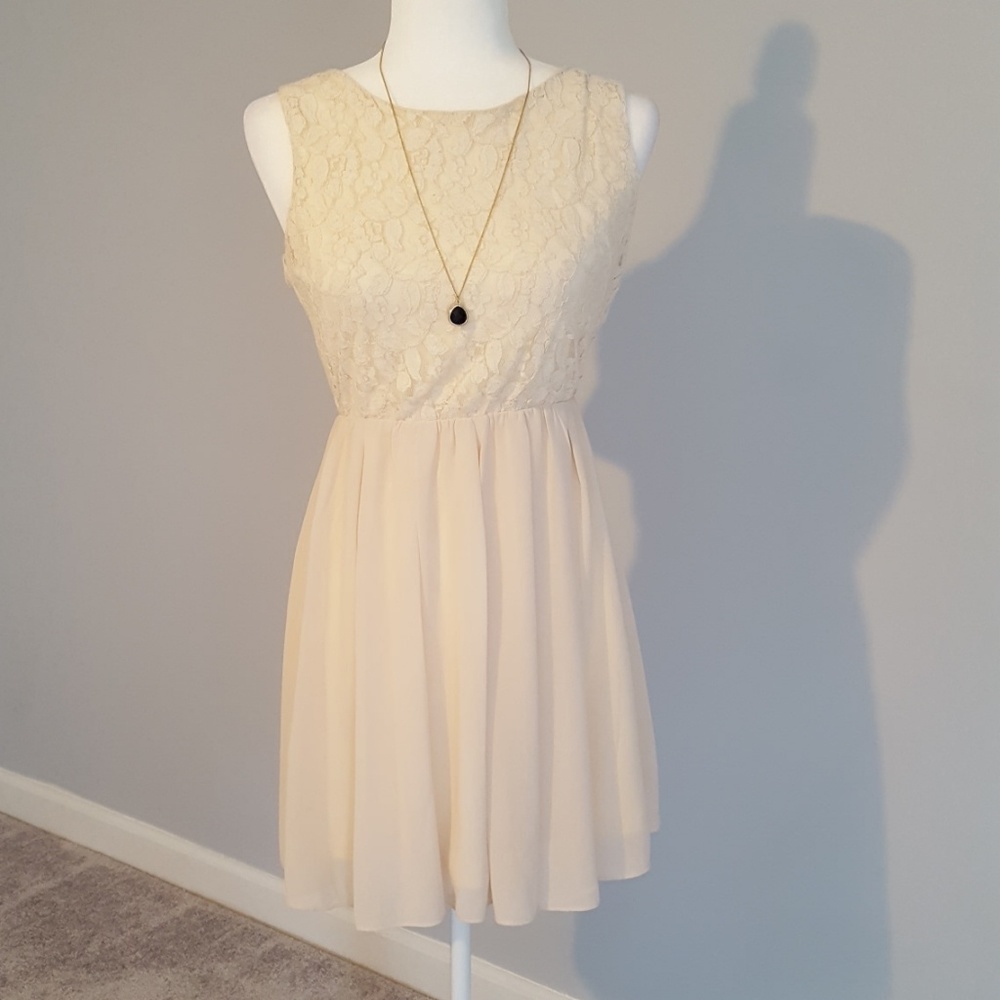 Alythea Cream Dress with Lace on Top Size Small - Picture 1 of 5